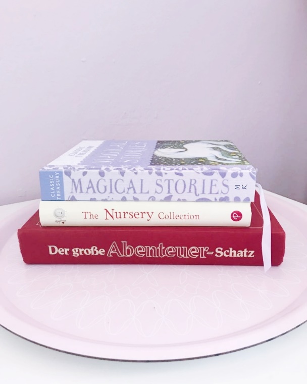 Einblick ins Kinderzimmer von jesssisworldx Kinderbücher zweisprachig deutsch und englisch